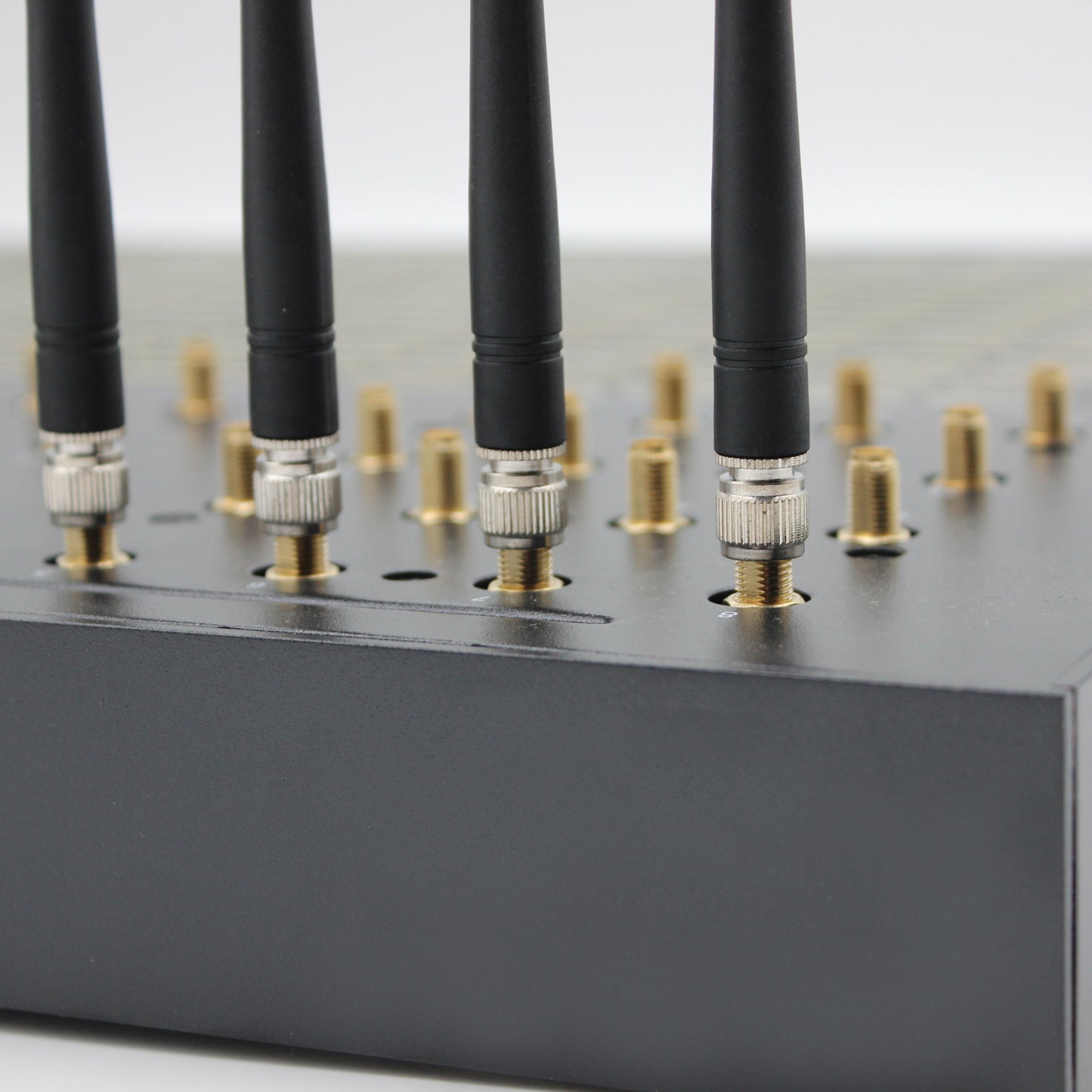 64 Ports eSIM SMS Modem